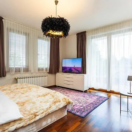 Villa 1331 Zseleznica